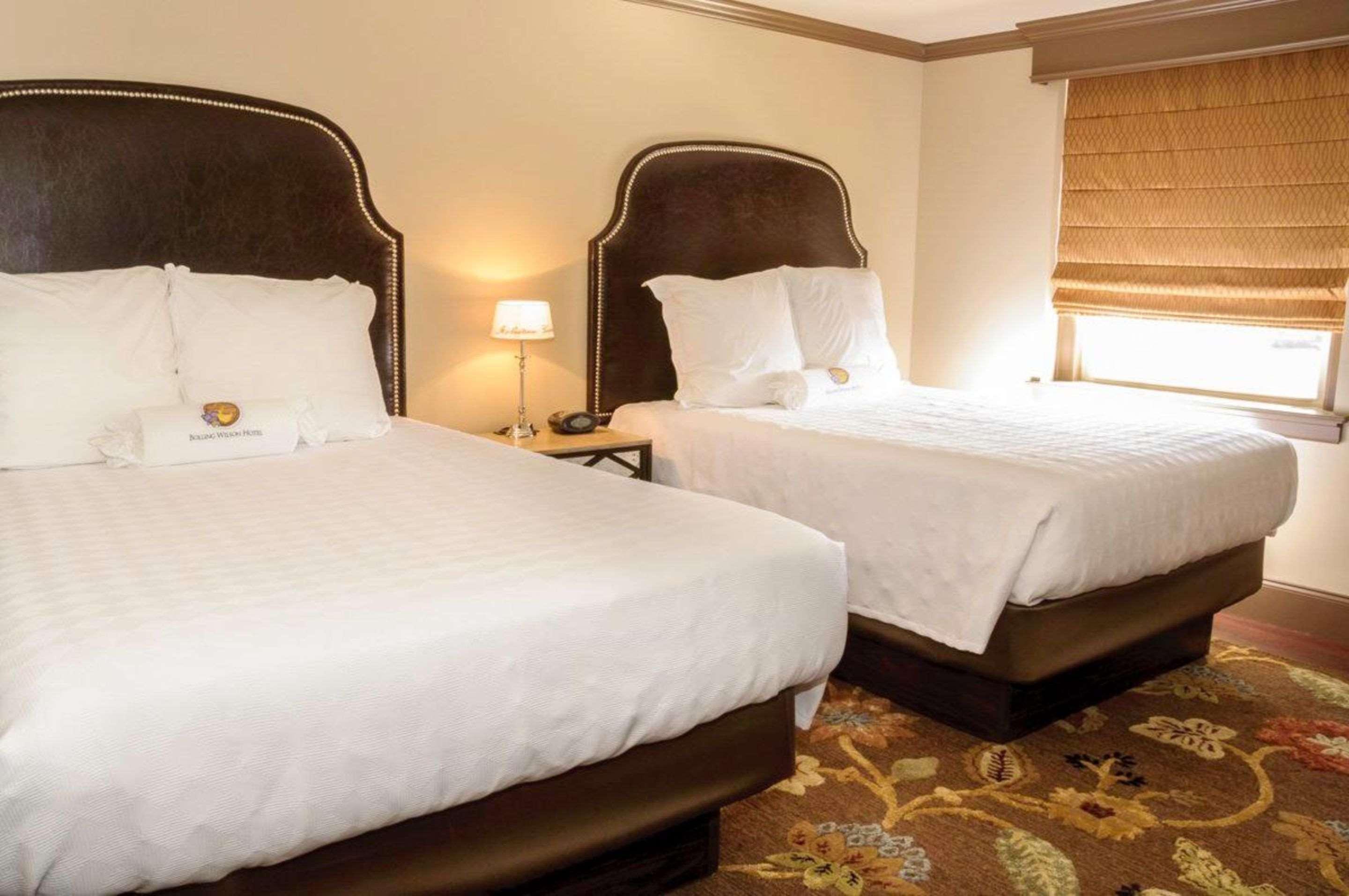 The Bolling Wilson Hotel Уайтевилл Экстерьер фото