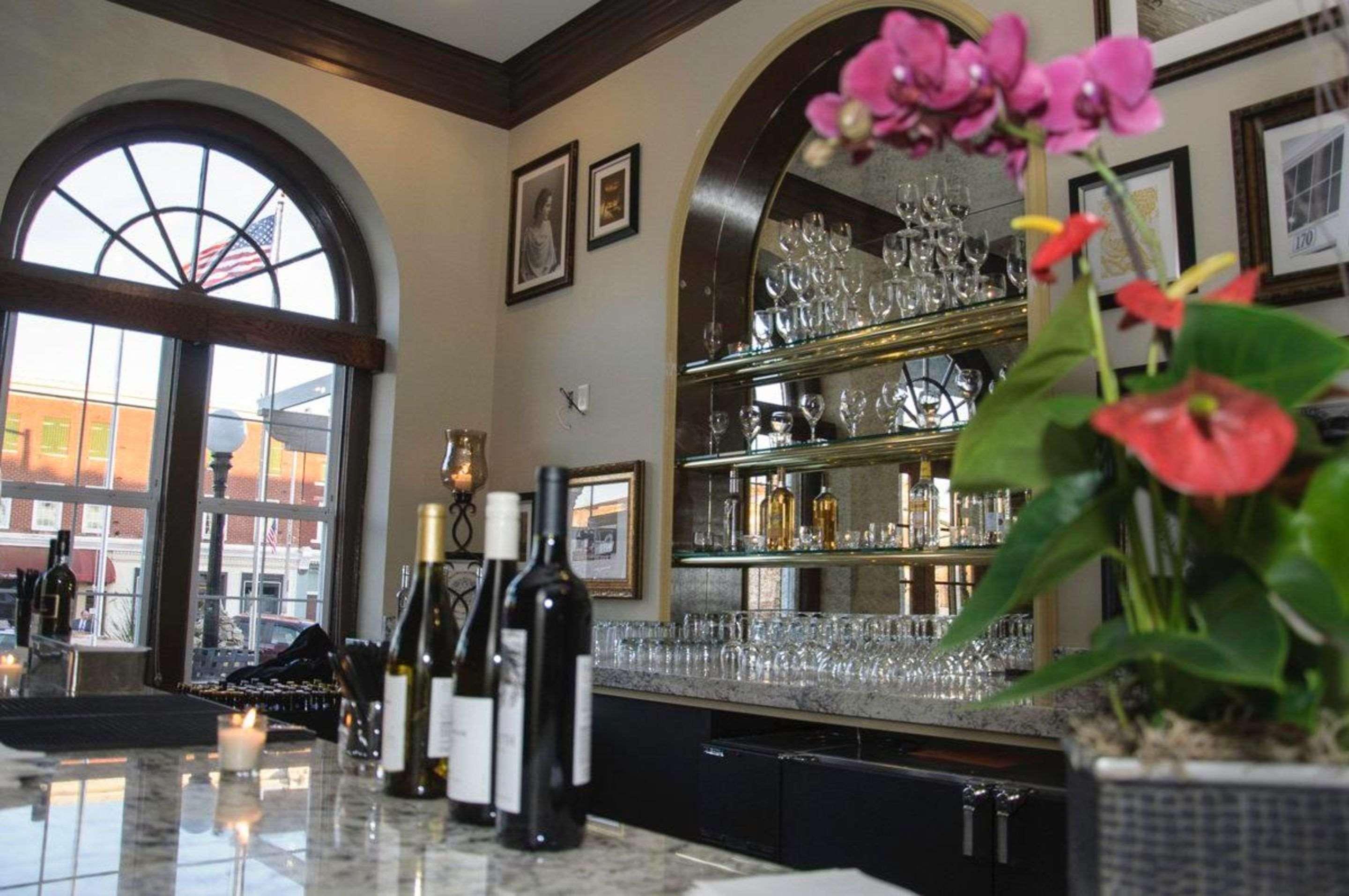 The Bolling Wilson Hotel Уайтевилл Экстерьер фото