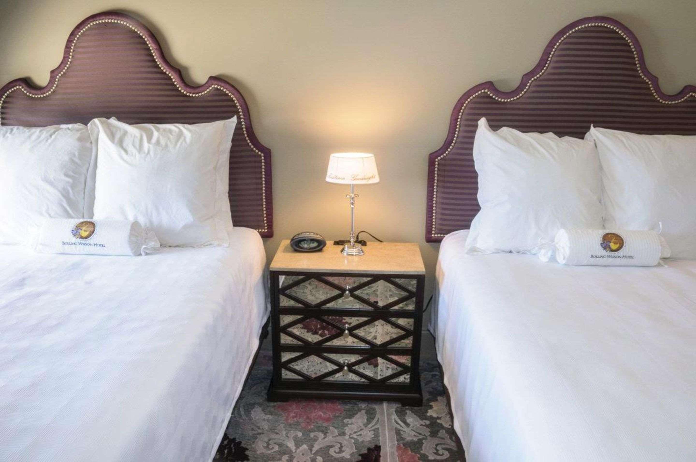 The Bolling Wilson Hotel Уайтевилл Экстерьер фото