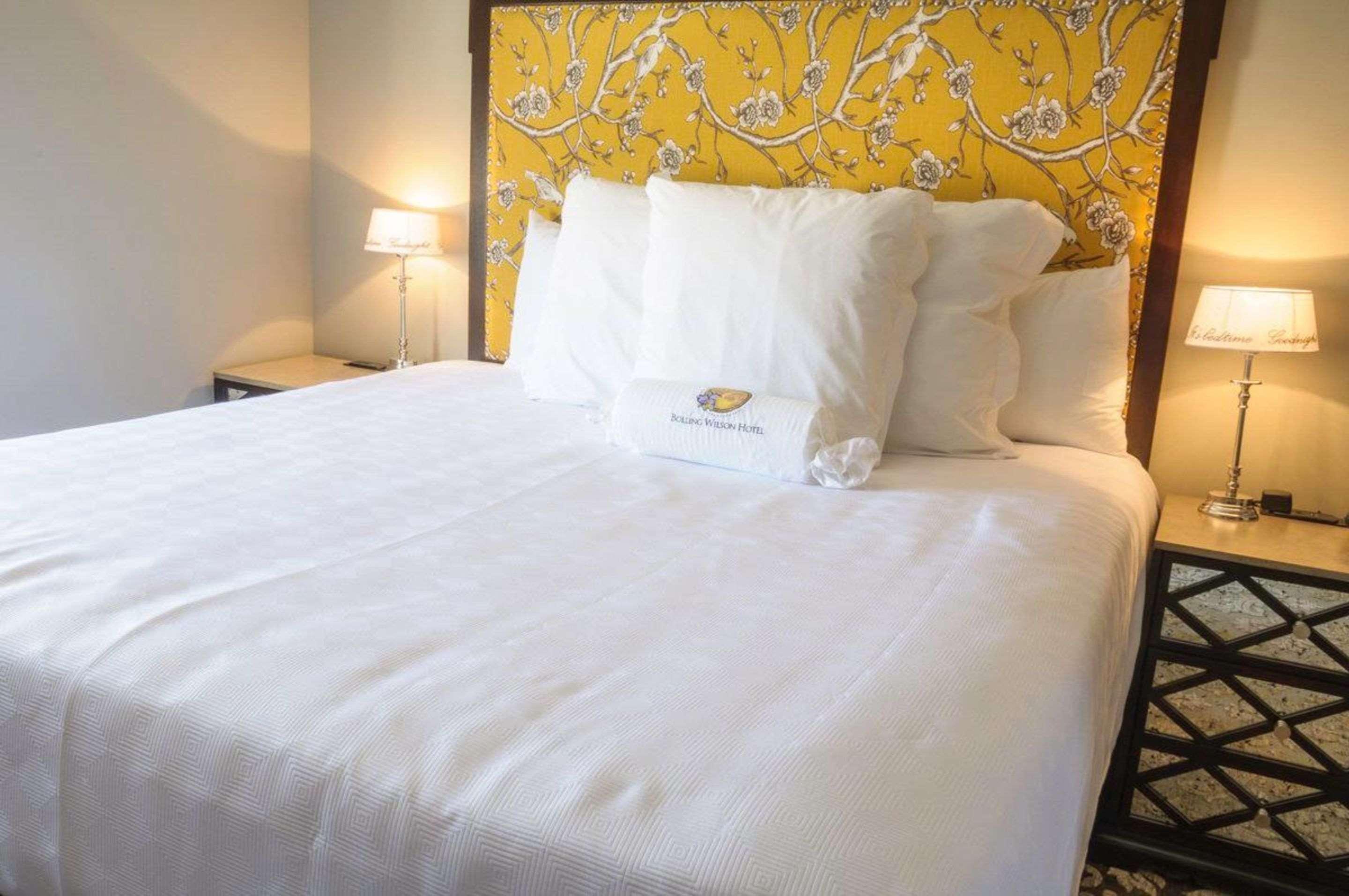 The Bolling Wilson Hotel Уайтевилл Экстерьер фото