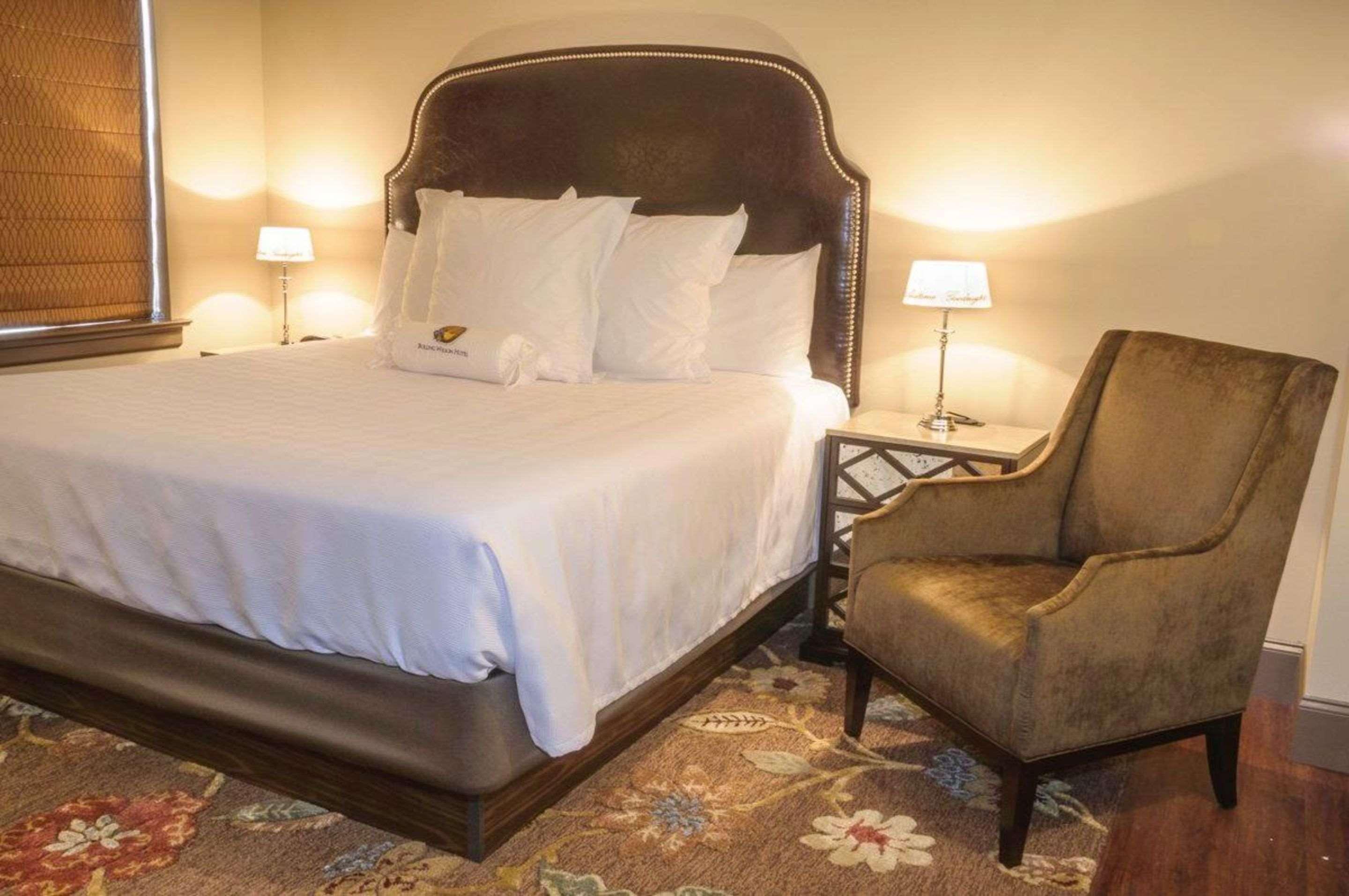 The Bolling Wilson Hotel Уайтевилл Экстерьер фото
