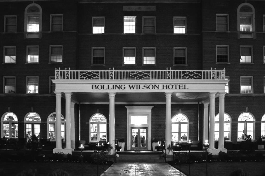 The Bolling Wilson Hotel Уайтевилл Экстерьер фото