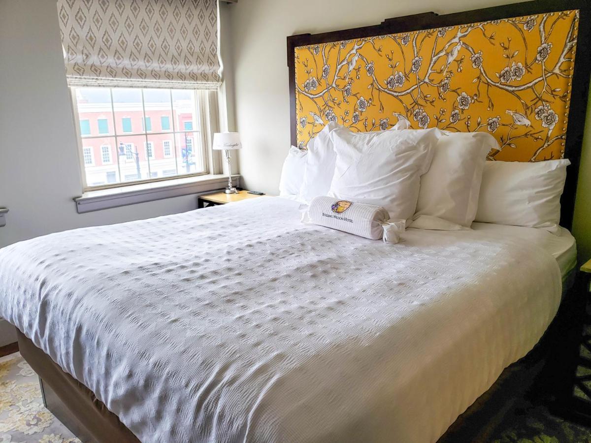 The Bolling Wilson Hotel Уайтевилл Экстерьер фото